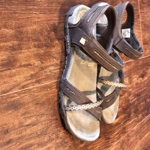 Women’s Merrell Sandals, Size 9